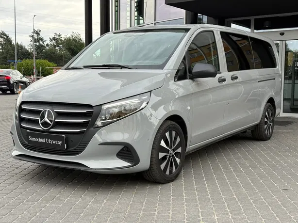 Mercedes Vito - Side View