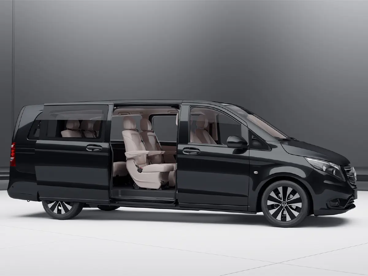 Mercedes Vito - Front View